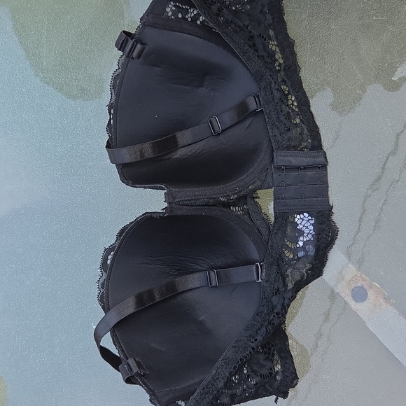 Kiss And Tell Bra - Picture 4 of 7